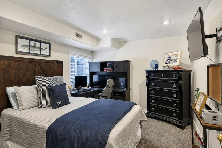 31 N Eaglewood Dr, North Salt Lake, Utah 84054
