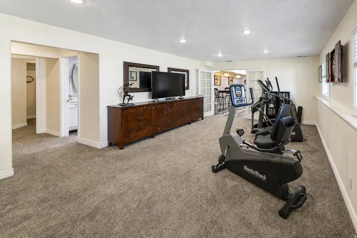 31 N Eaglewood Dr, North Salt Lake, Utah 84054