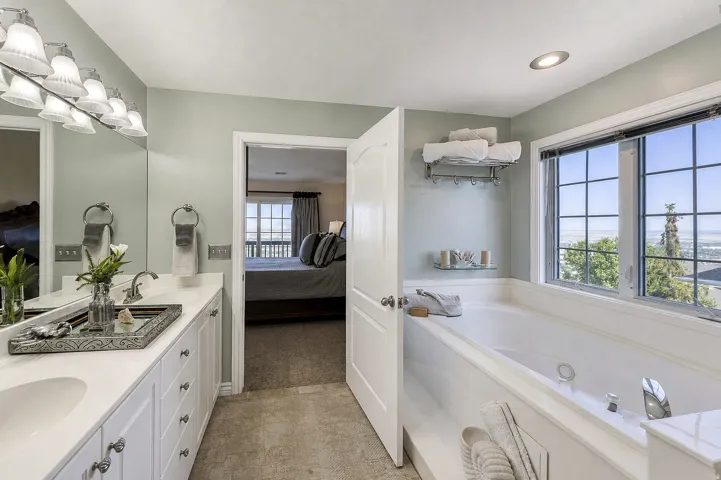 31 N Eaglewood Dr, North Salt Lake, Utah 84054