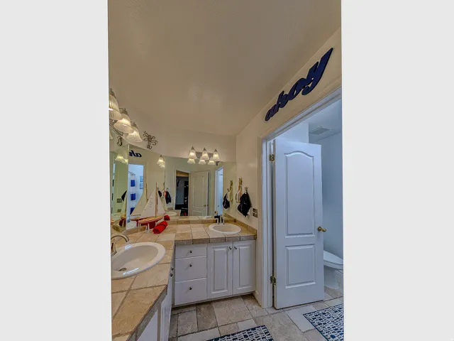 31 N Eaglewood Dr, North Salt Lake, Utah 84054