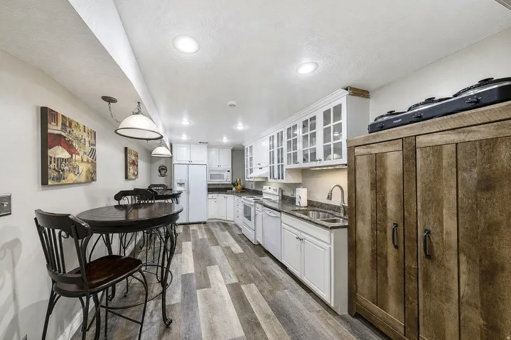 31 N Eaglewood Dr, North Salt Lake, Utah 84054