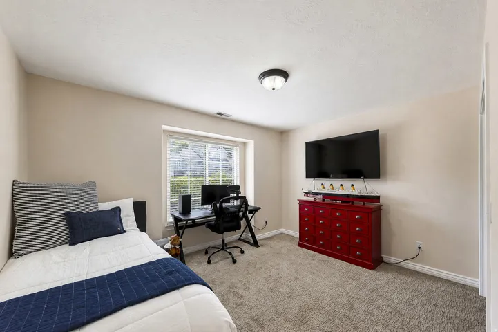 31 N Eaglewood Dr, North Salt Lake, Utah 84054