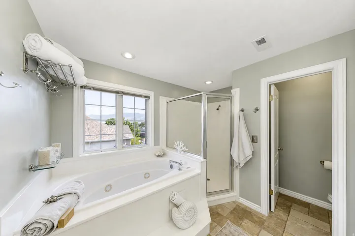 31 N Eaglewood Dr, North Salt Lake, Utah 84054