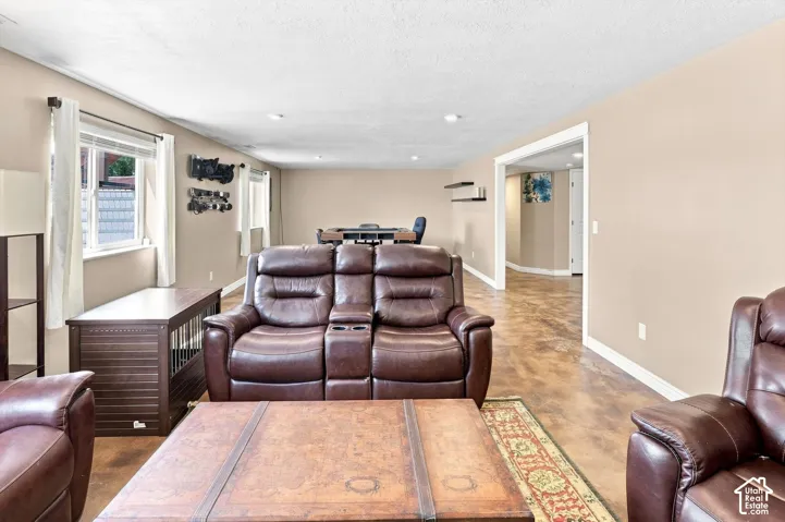 Spacious entertaining room