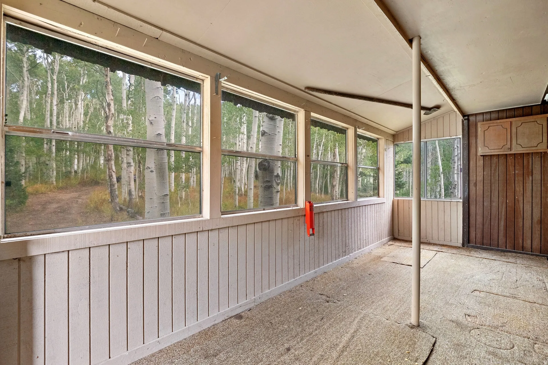 Entry was with direct access to the kitchen and a bedroom.