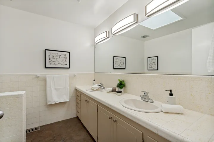 2463 E Arnett Dr, Millcreek, Utah 84109
