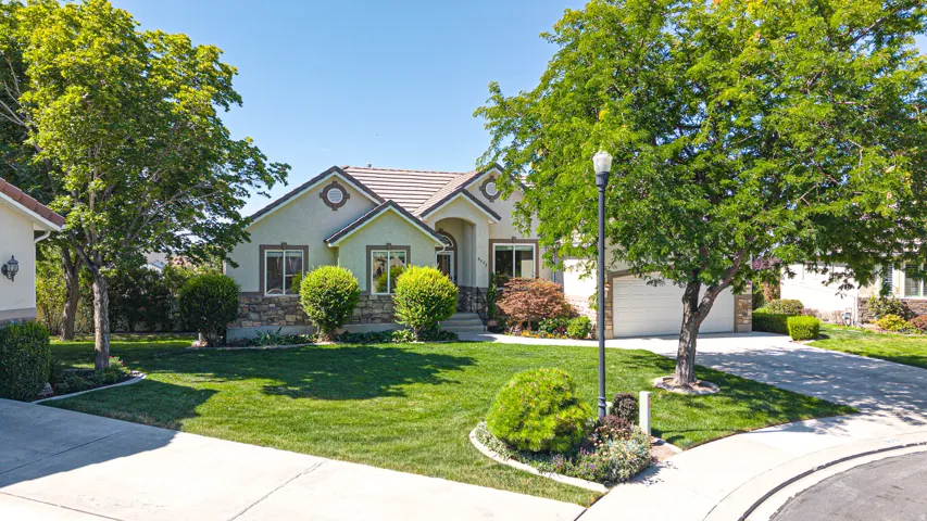 9579 N Apple Ct, Cedar Hills, Utah 84062
