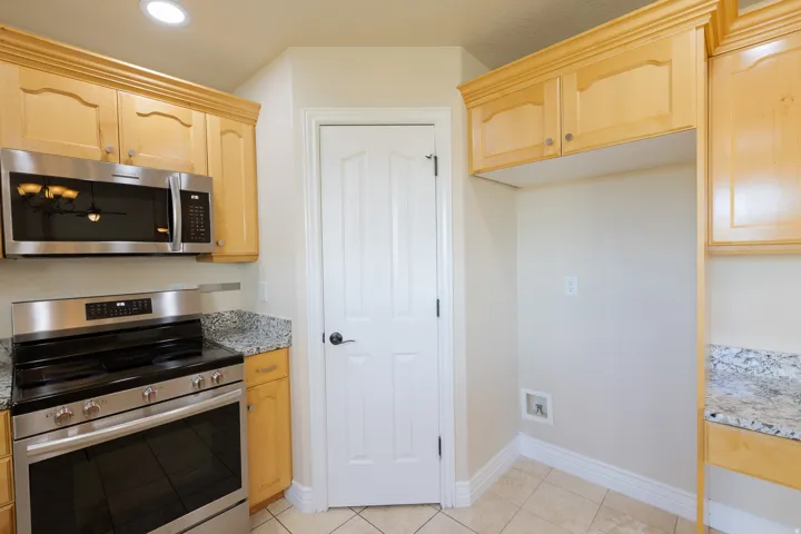 9579 N Apple Ct, Cedar Hills, Utah 84062