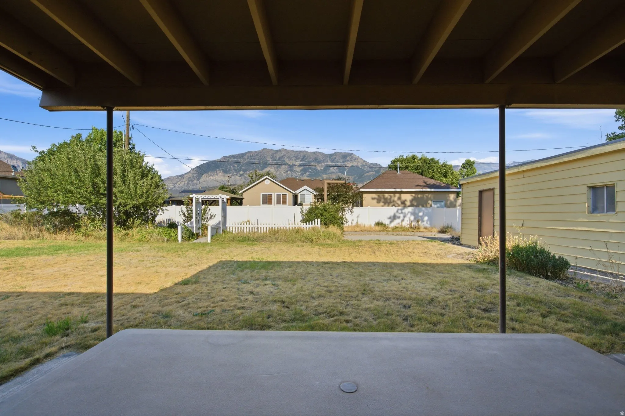 Covered patio with concrete flooring