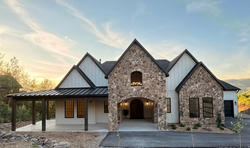 Luxurious mountain living awaits you.