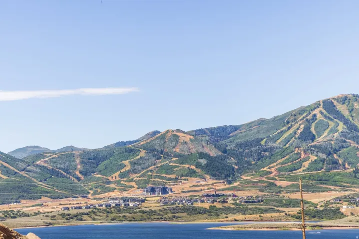 11698 N Deep Water Dr #318, Hideout, Utah 84036