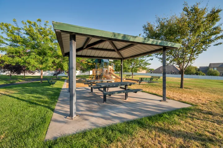 971 S Kays Dr, Kaysville, Utah 84037