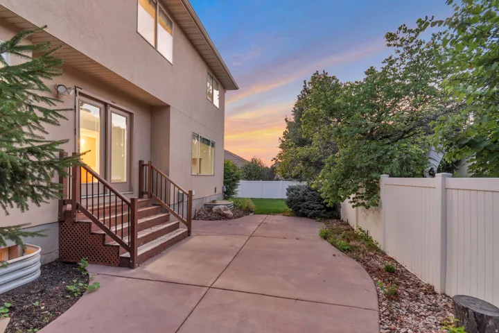 971 S Kays Dr, Kaysville, Utah 84037