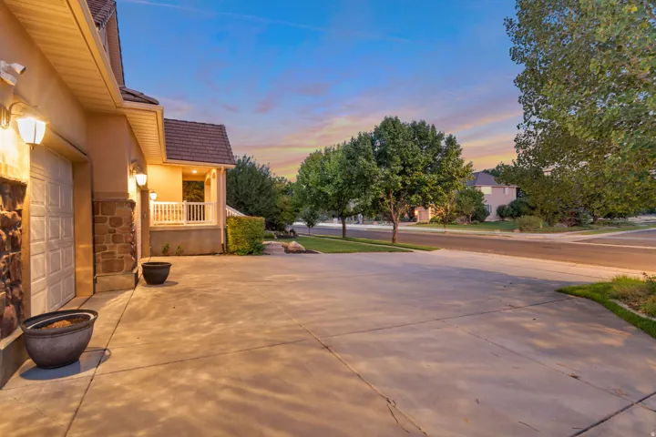 971 S Kays Dr, Kaysville, Utah 84037