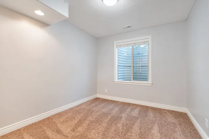 971 S Kays Dr, Kaysville, Utah 84037