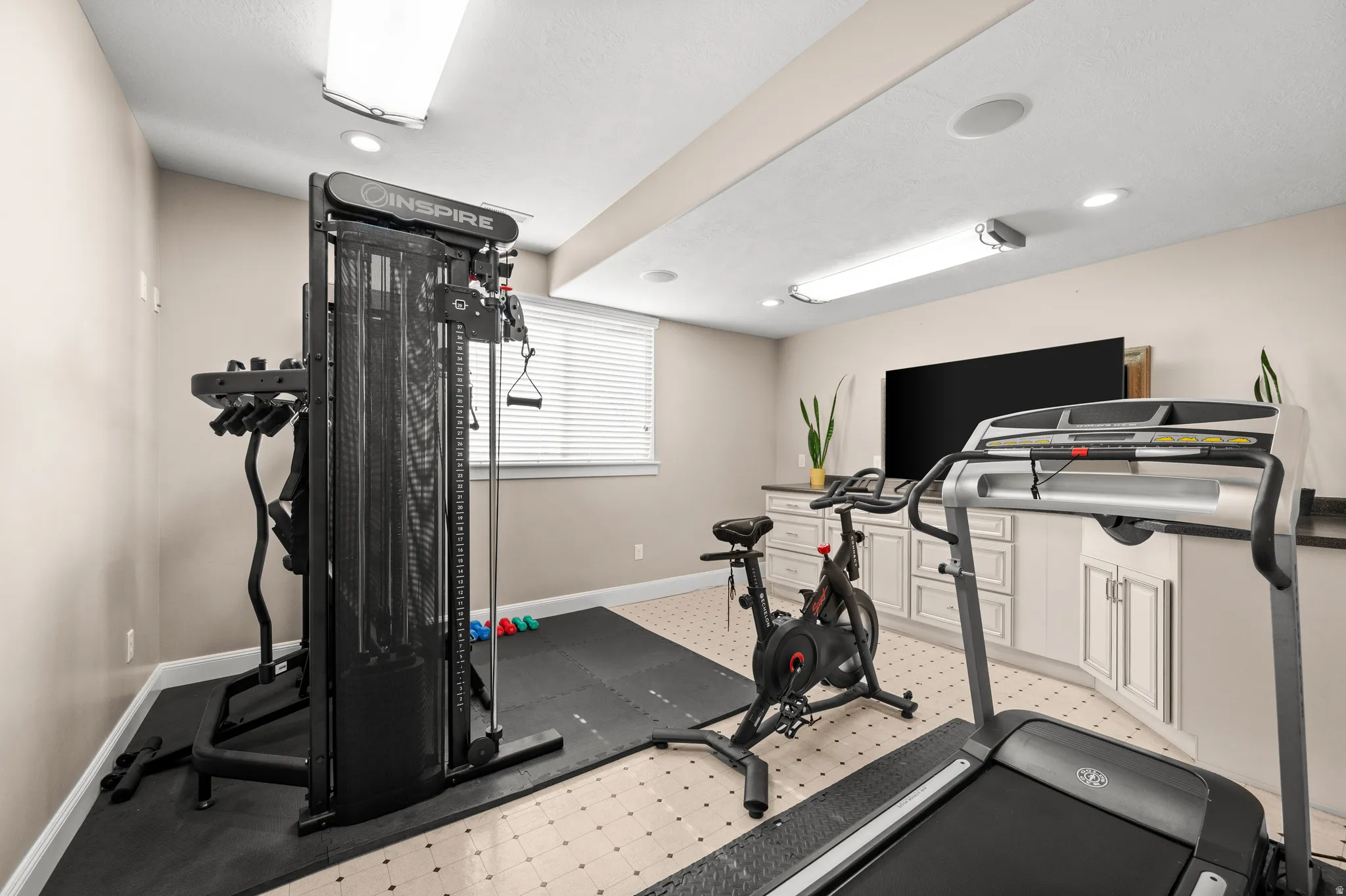 Whether you envision a home gym, salon, craft room, or creative studio, this space is ready to inspire.