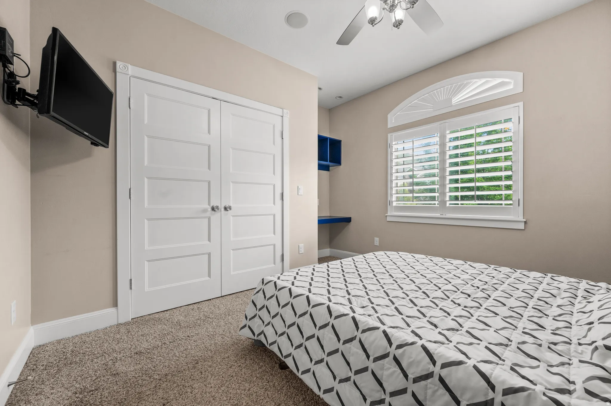 Whether for children, guests, or a hobby room, this space adapts to your lifestyle.