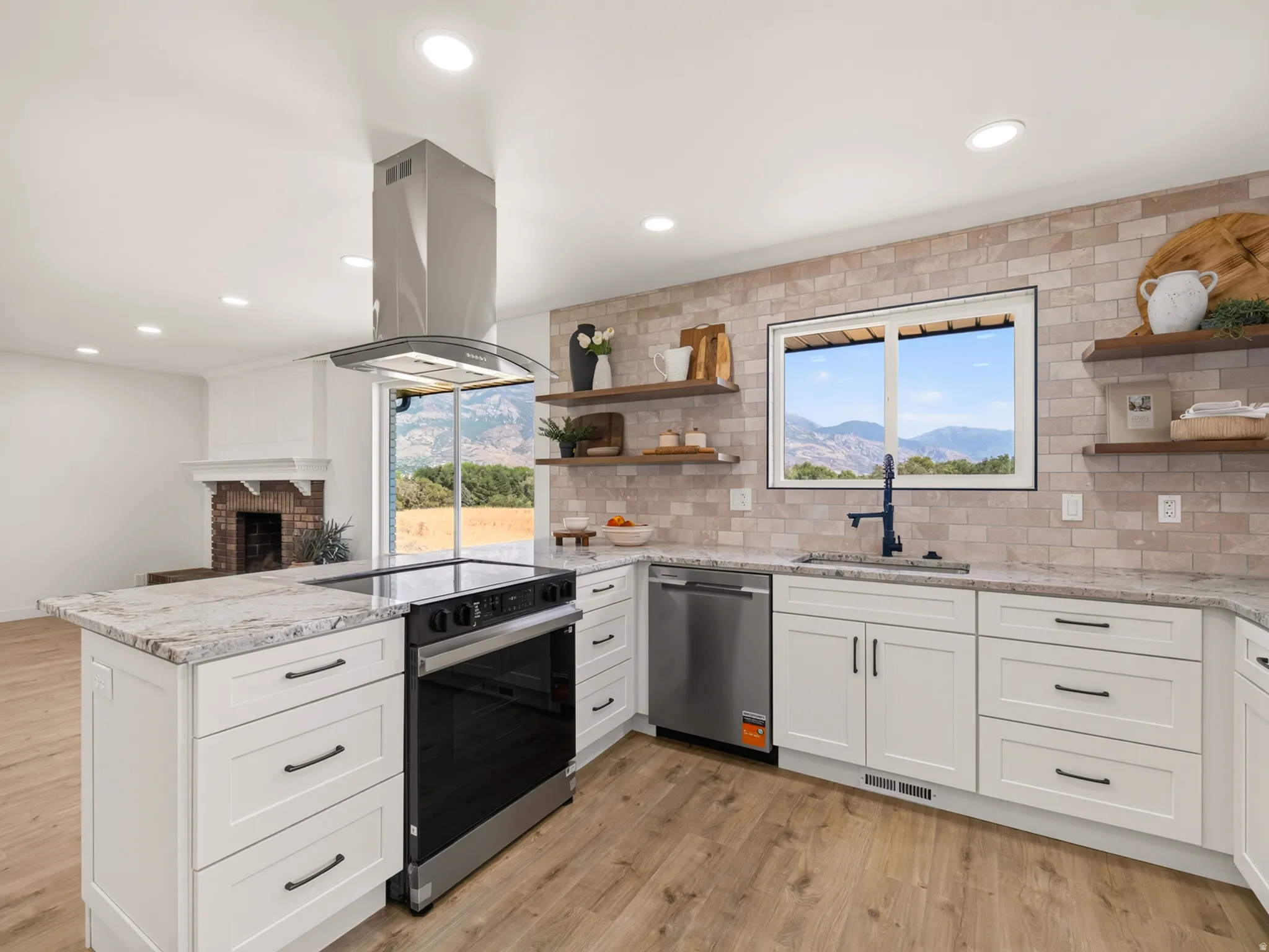 Kitchen has new granite countertops