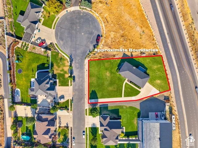 Large .60 acre lot on cul de sac