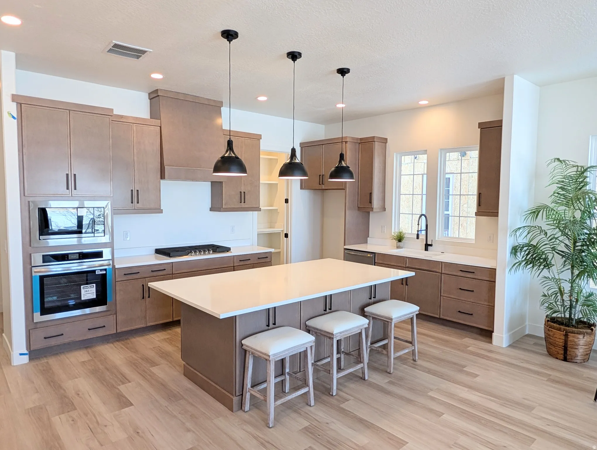 *Interior finished photos are of a previously built home of the same floor plan for example purposes. Upgrades and finishes vary.*