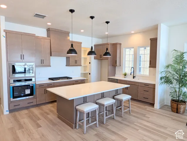 *Interior finished photos are of a previously built home of the same floor plan for example purposes. Upgrades and finishes vary.*
