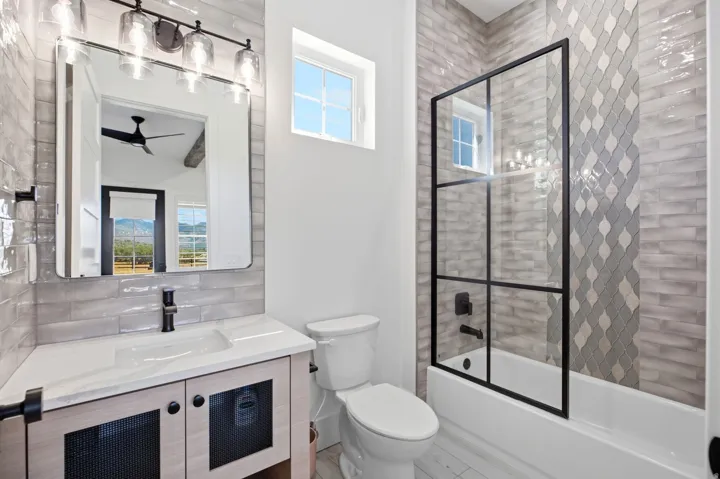 2439 E 1500 S, New Harmony, Utah 84757