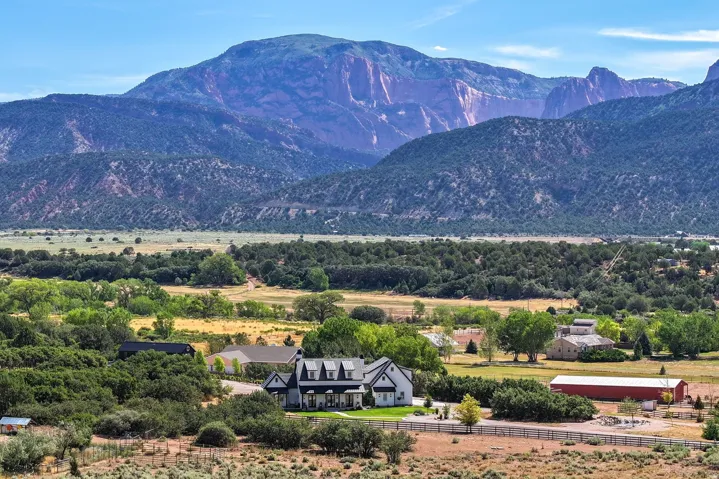 2439 E 1500 S, New Harmony, Utah 84757