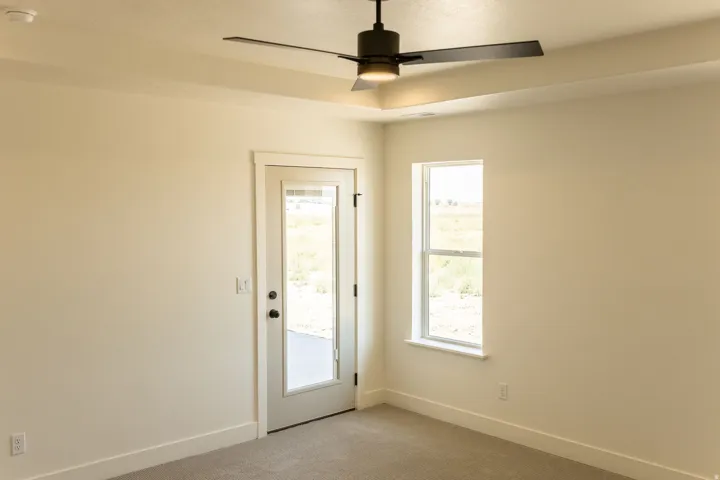 Tray ceiling with recessed lighting