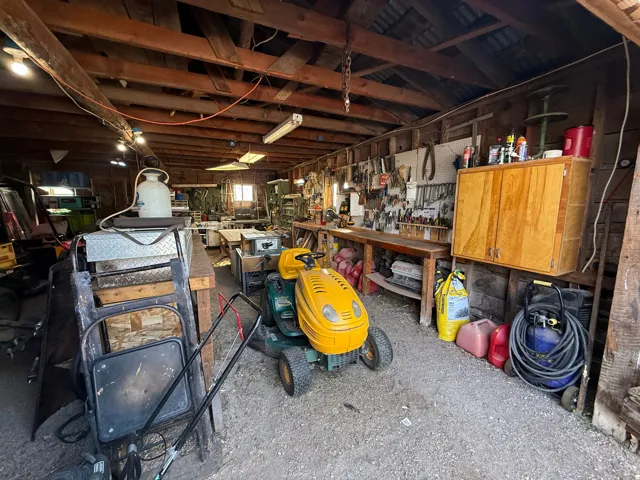Detached Garage/Shop