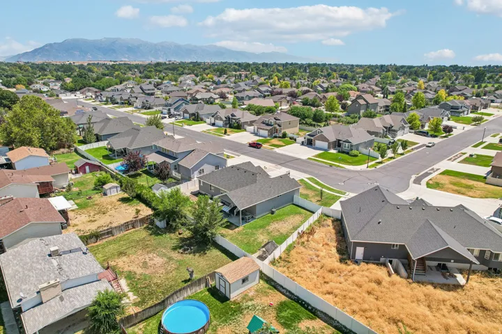 1438 W 2535 N, Clinton, Utah 84015