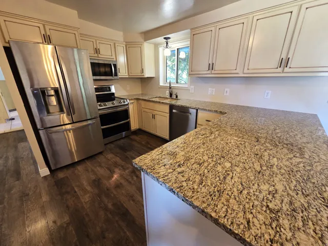 689 E Lavina Dr, South Ogden, Utah 84403