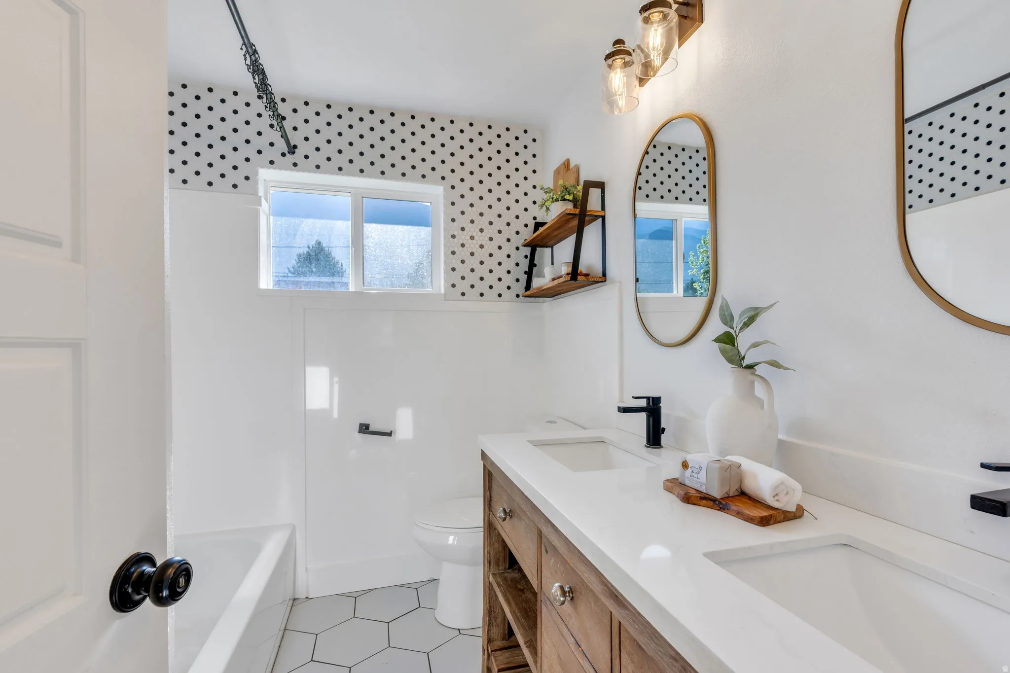 Main family bathroom