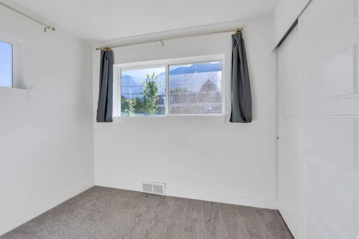 Bright 2nd bedroom