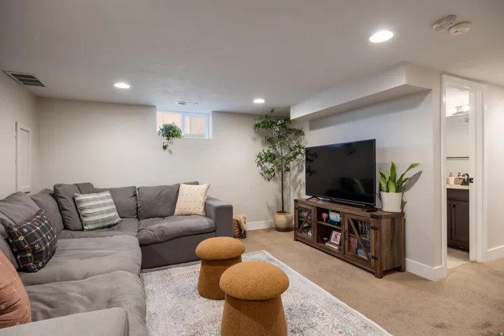3333 S Pioneer St, Salt Lake City, Utah 84109
