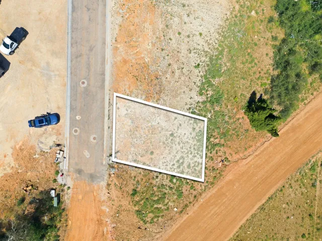 Rectangular parcel of land featuring defined boundaries