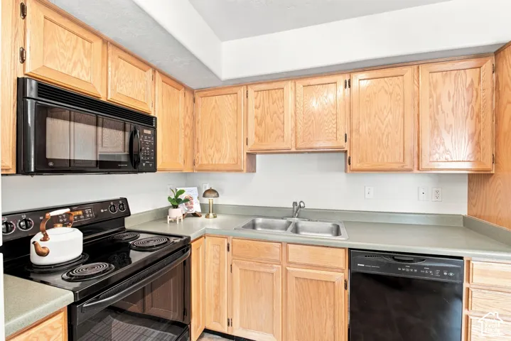6983 S Ufizzi Ct, West Jordan, Utah 84084