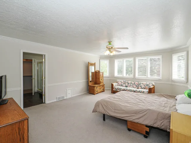 Second floor primary bedroom