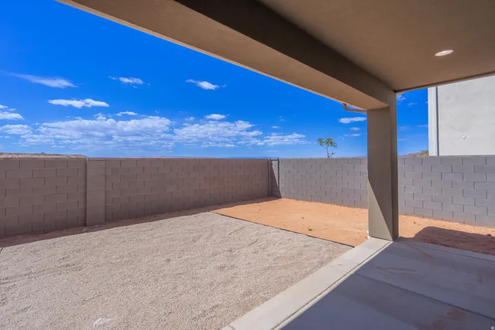 Covered patio with recessed lighting