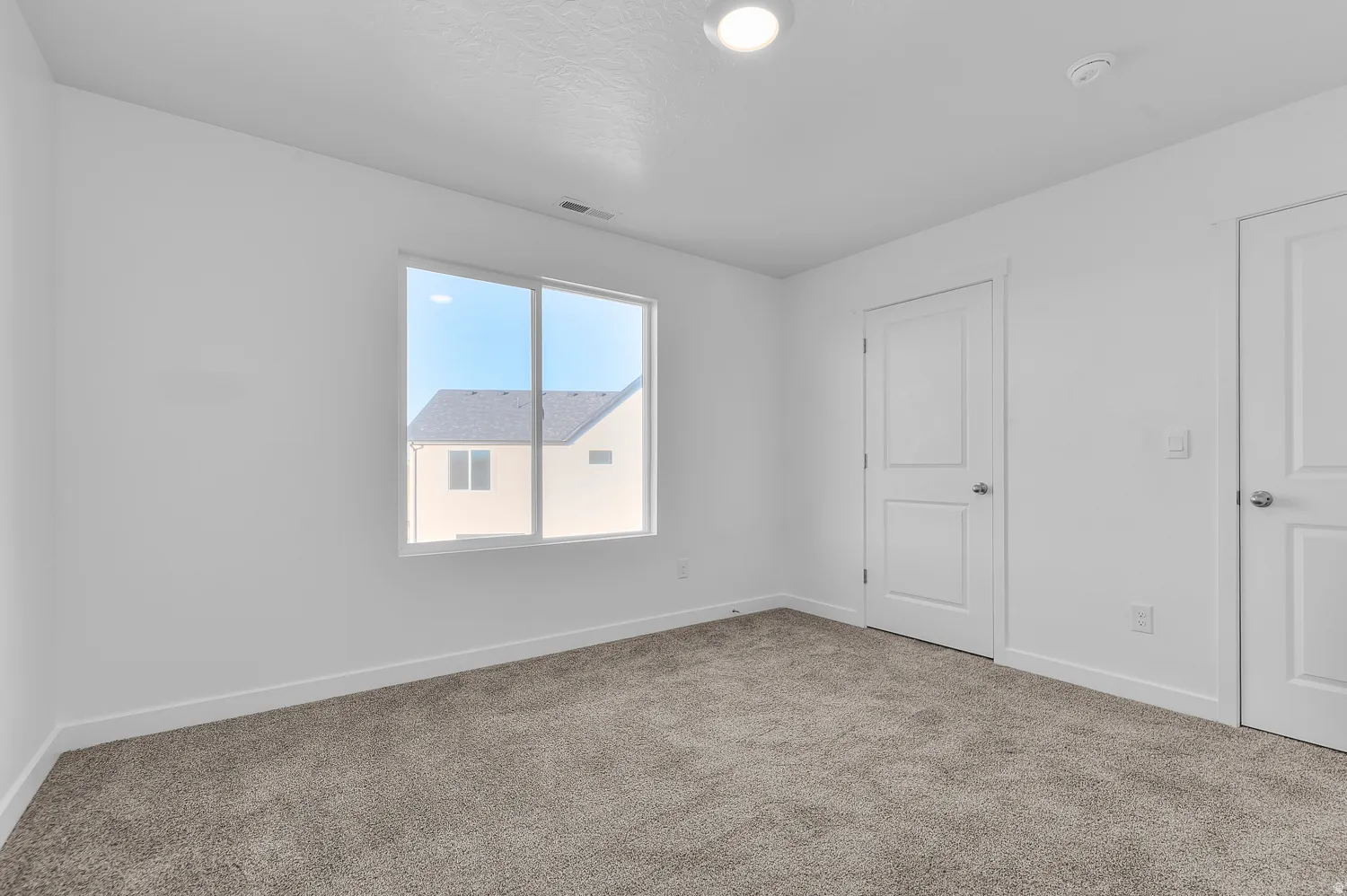 Picture of a Model Gardner. Not of current listing.