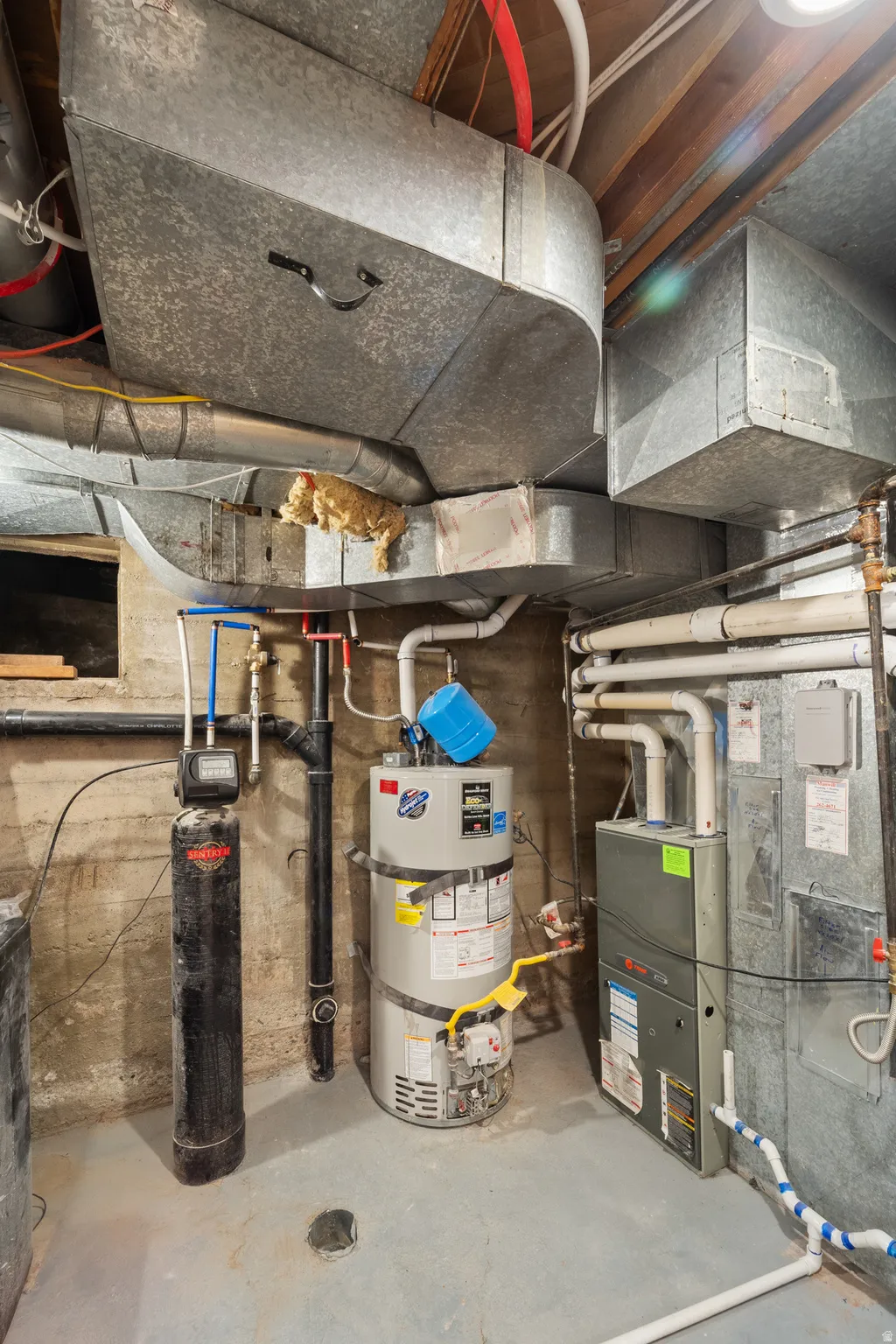 Water heater unit, water filtration system, and HVAC system