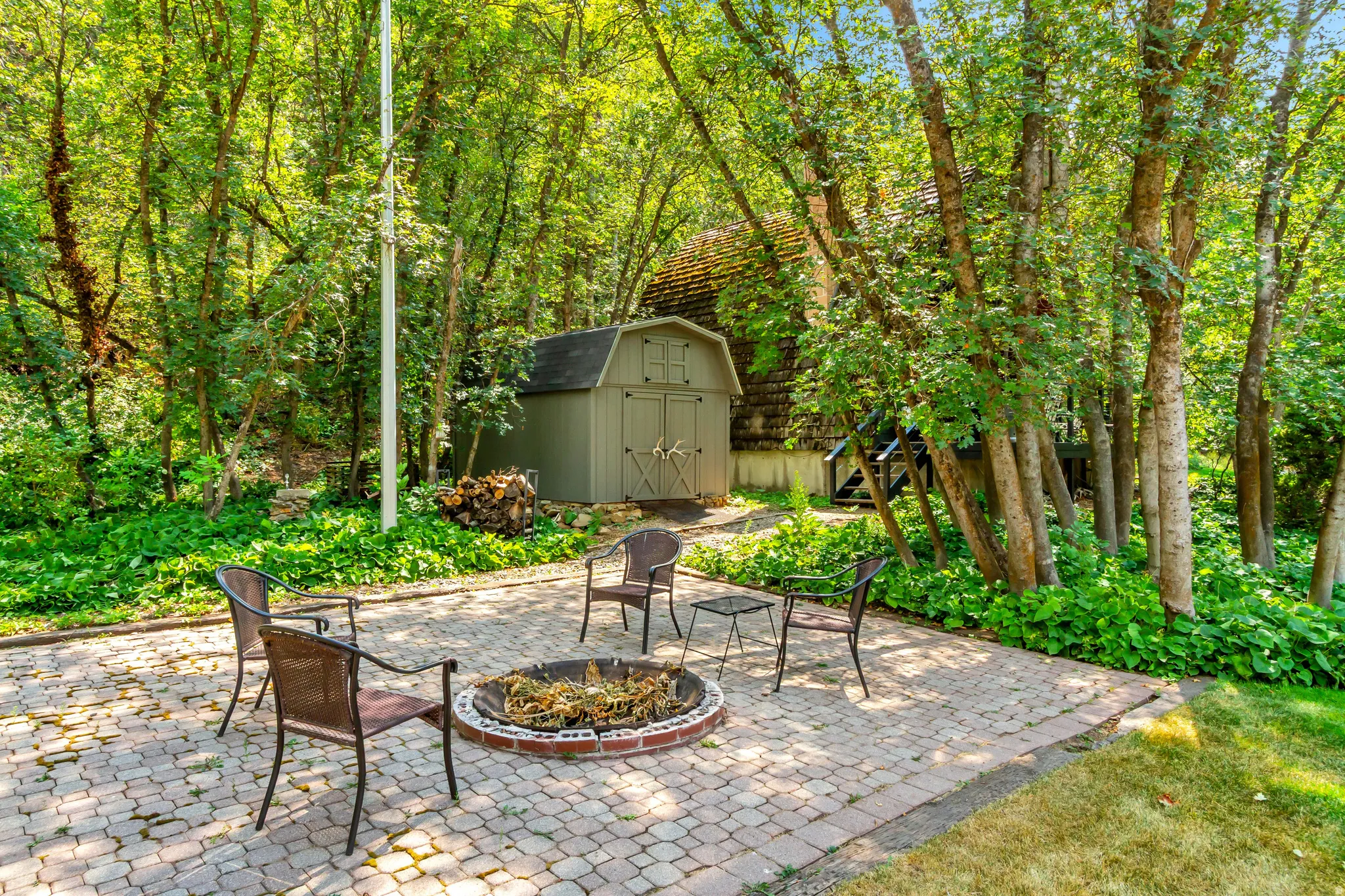 Shared fire pit