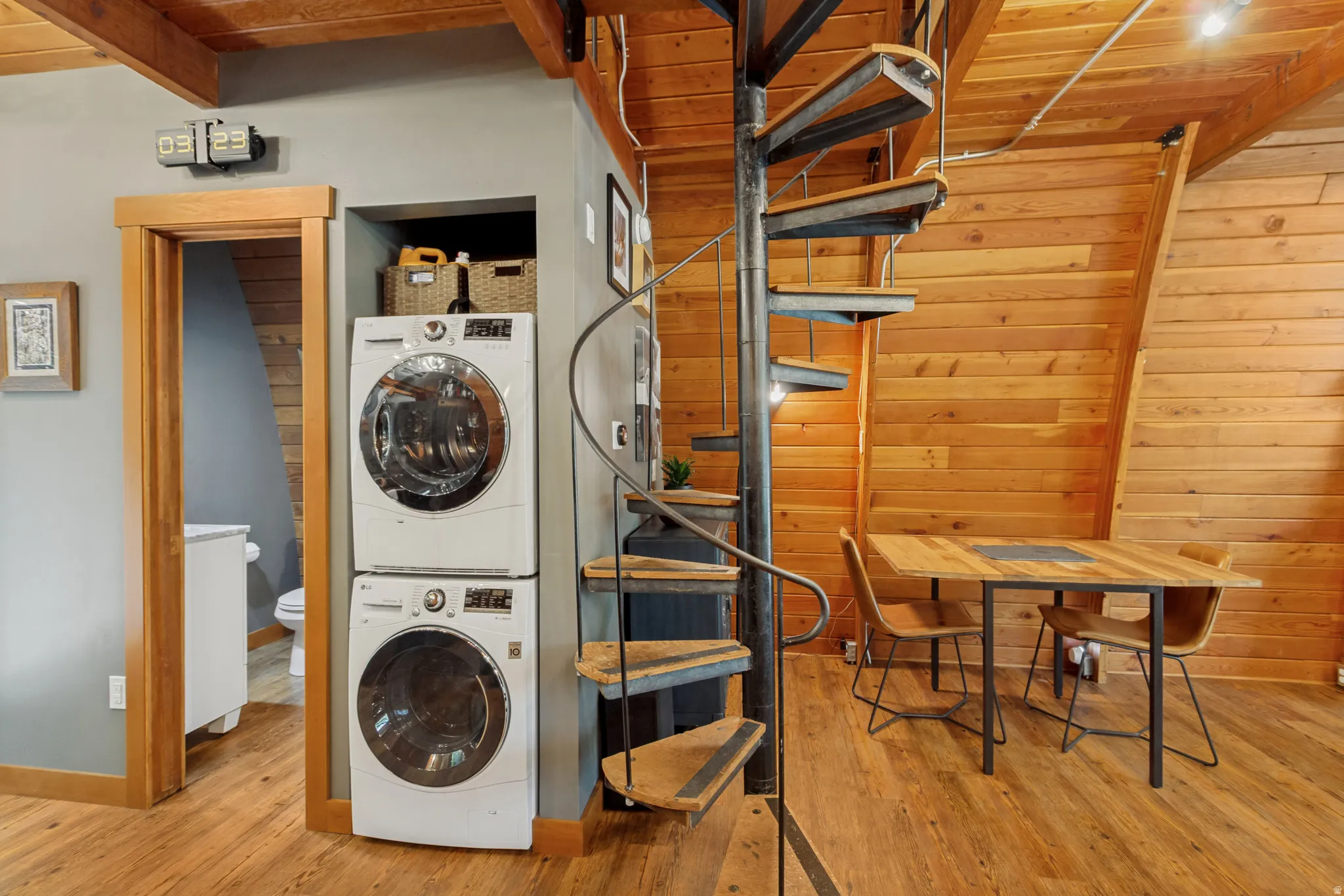 LG Washer and Dryer included
