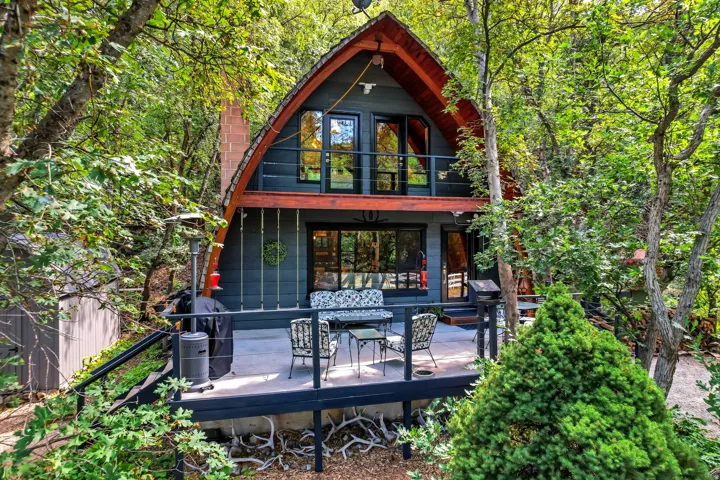 Updated mountain home in a wooded setting