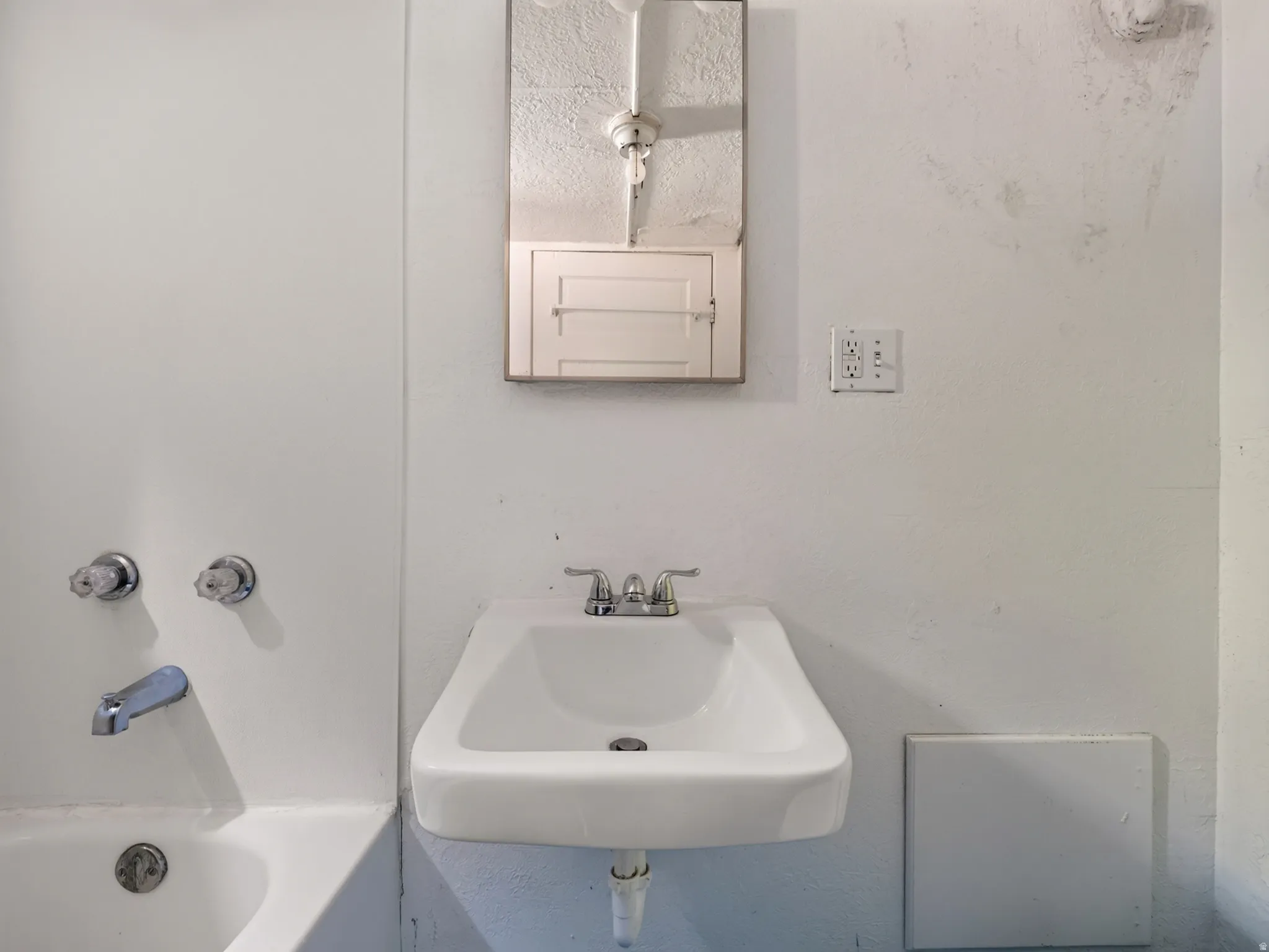 Fresh ad bright bath