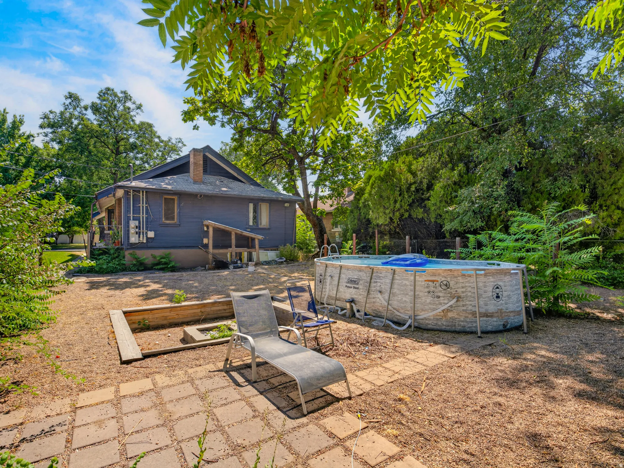 Outdoor entertaining space