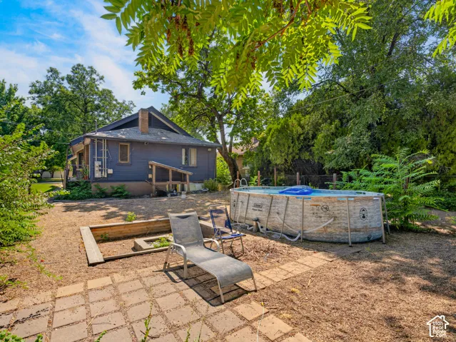 Outdoor entertaining space