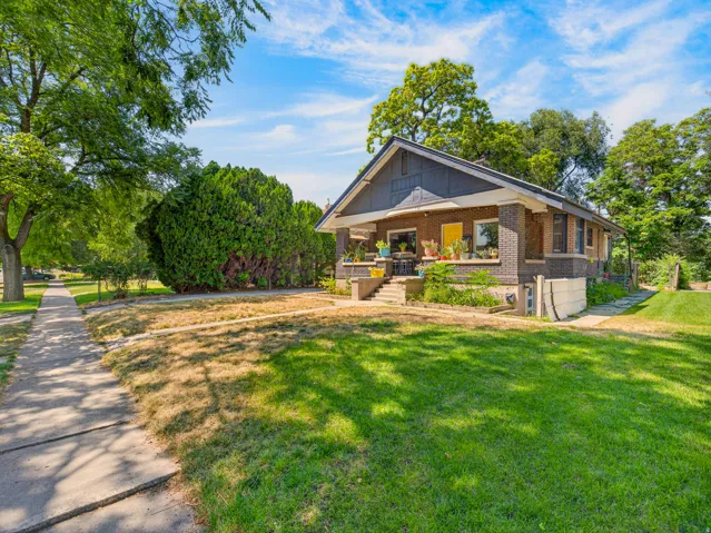 Charming brick cottage with expansive lawn