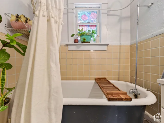 Relaxing soaking tub