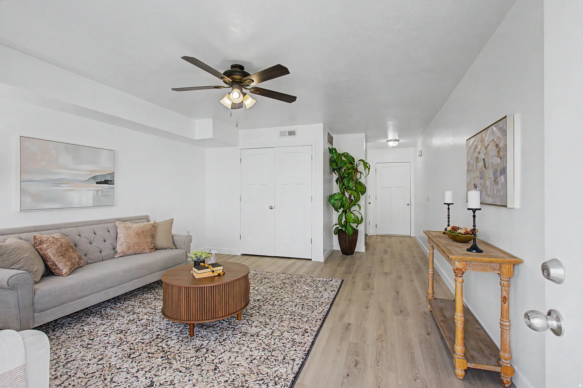 Recessed ceiling with an integrated fan and light fixture