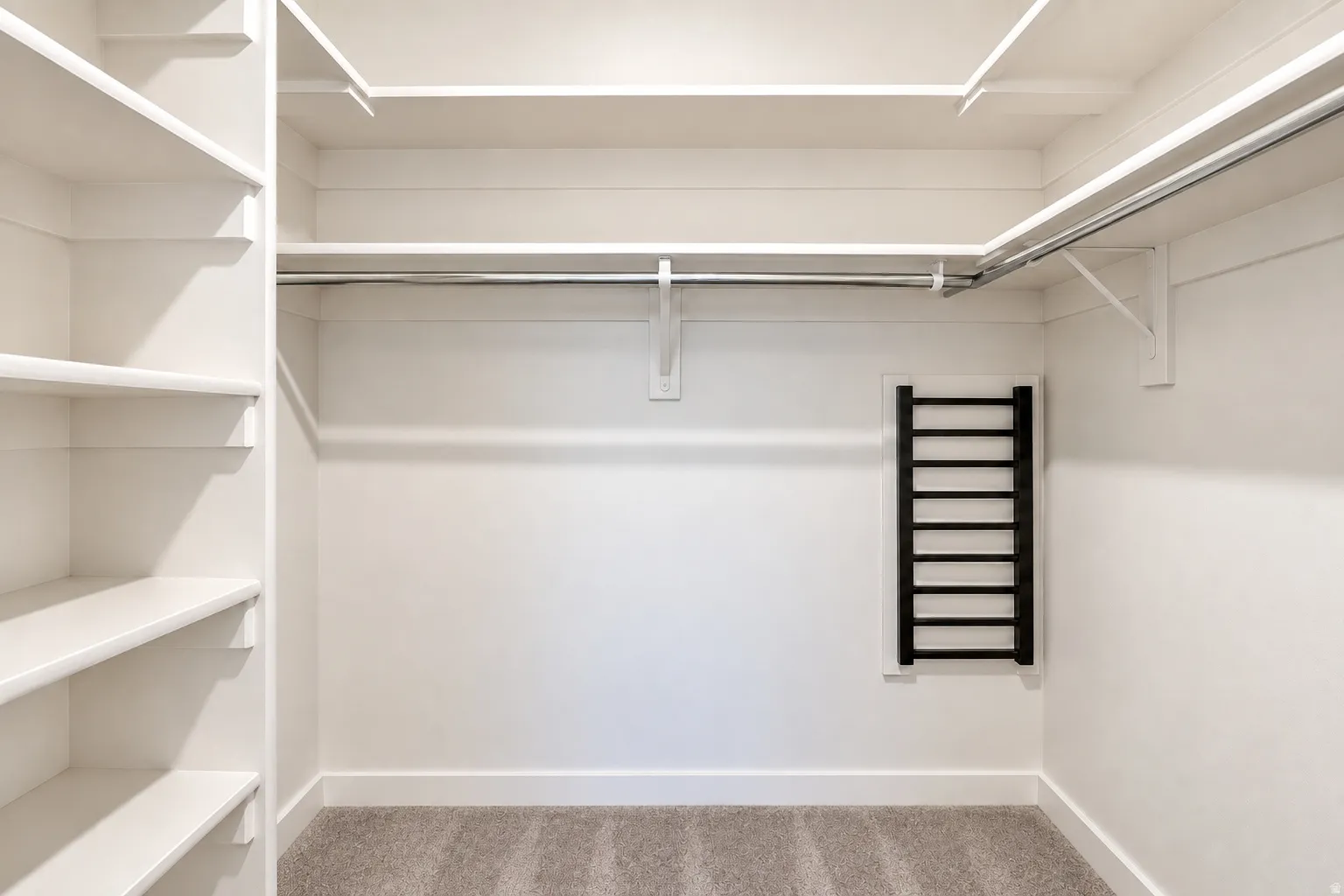 Walk-in closet